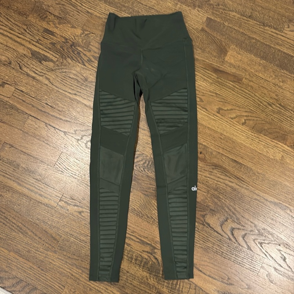 Alo High Waisted Yoga Leggings - Army Green (RN #87370) XS